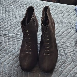 Women's size 10 Aerosole booties